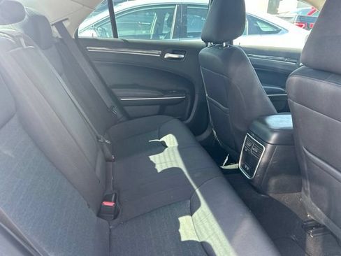 Used 2021 Chrysler 300 Touring RWD image 8