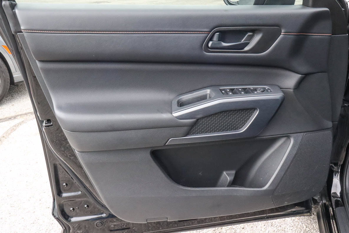 Used 2025 Nissan Pathfinder Rock Creek AWD/4WD image 14