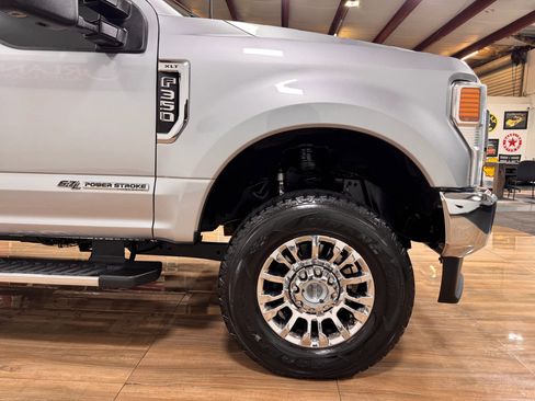 Used 2022 Ford F350 XLT w/ XLT Premium Package image 4