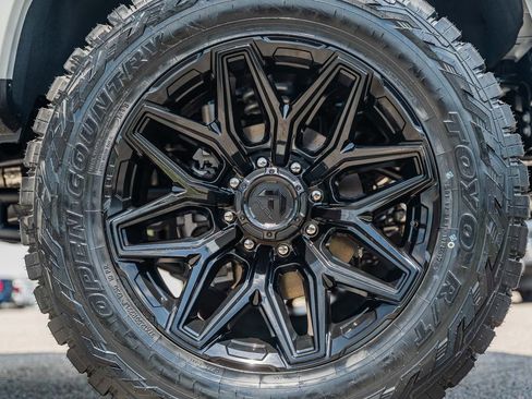 Used 2025 Ford F350 Platinum AWD/4WD image 14