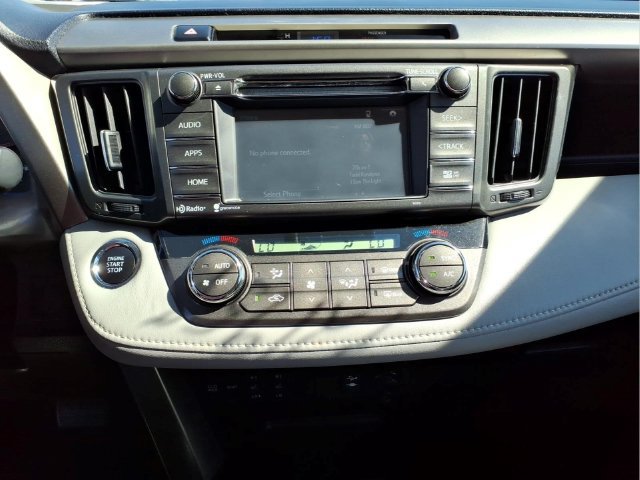 Used 2015 Toyota RAV4 Limited AWD/4WD image 18