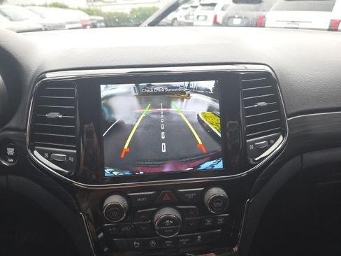 Used 2020 Jeep Grand Cherokee Altitude image 16