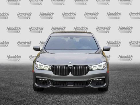 Used 2019 BMW 740i w/ Executive Package image 3
