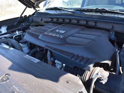 Used 2018 Nissan Titan SV w/ SV Convenience Package image 40