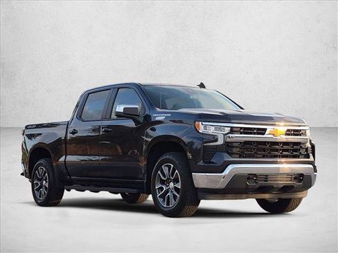Used 2023 Chevrolet Silverado 1500 LT AWD/4WD image 3