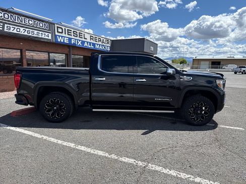 Used 2019 GMC Sierra 1500 Denali w/ Denali Ultimate Package AWD/4WD image 8