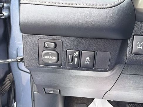Used 2013 Toyota RAV4 XLE AWD/4WD image 17