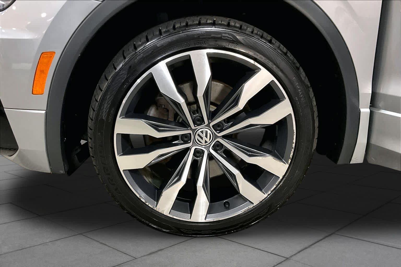 Used 2020 Volkswagen Tiguan SEL Premium R-Line AWD/4WD image 11
