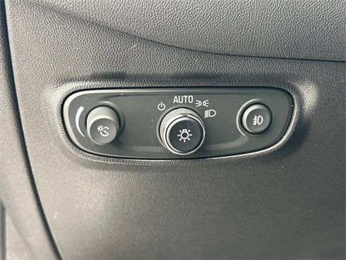 Used 2024 Chevrolet Equinox Premier image 12