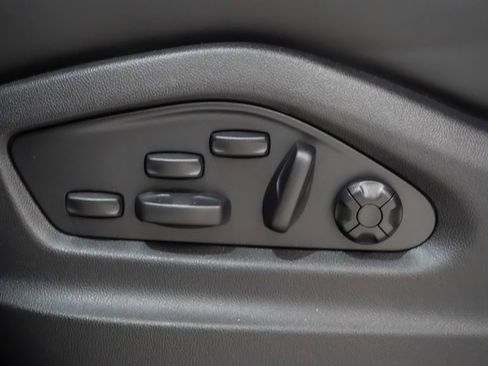 New 2026 Porsche Cayenne S image 24