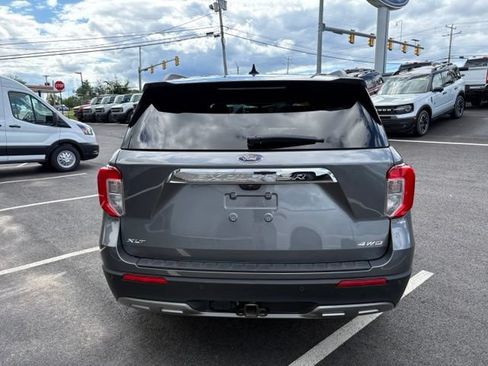 Certified 2022 Ford Explorer XLT w/ Equipment Group 202A AWD/4WD image 4