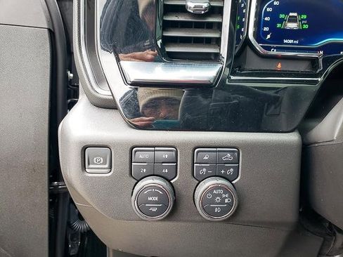 Used 2025 Chevrolet Silverado 1500 LT Trail Boss w/ LT Trail Boss Premium Package image 12