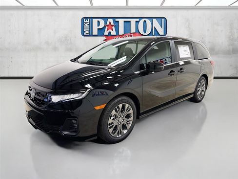 New 2026 Honda Odyssey Touring image 3