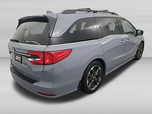 Used 2023 Honda Odyssey Elite image 4