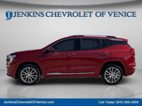 Used 2022 GMC Terrain Denali w/ Denali Premium Package image 6