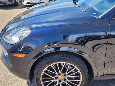 Used 2023 Porsche Cayenne Platinum Edition image 9