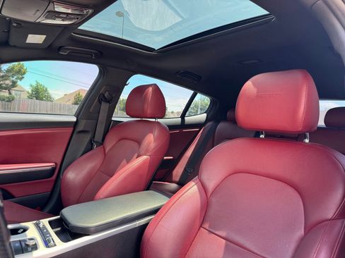 Used 2019 Kia Stinger GT1 AWD/4WD image 24