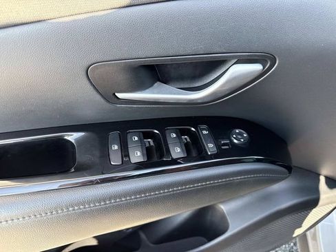 Used 2022 Hyundai Tucson SEL w/ Cargo Package AWD/4WD image 18