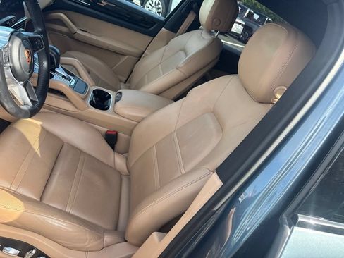 Used 2019 Porsche Cayenne AWD/4WD image 16