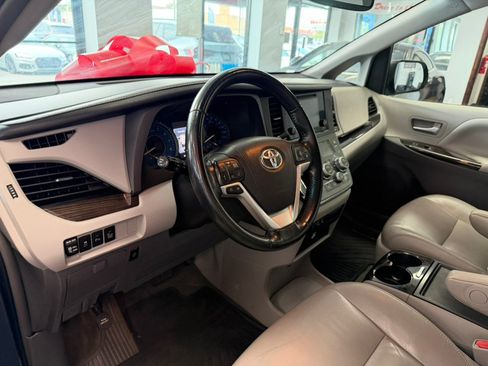 Used 2016 Toyota Sienna XLE w/ XLE Navigation Package AWD/4WD image 27