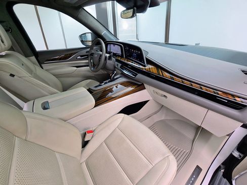 Used 2022 Cadillac Escalade Sport Platinum RWD image 12