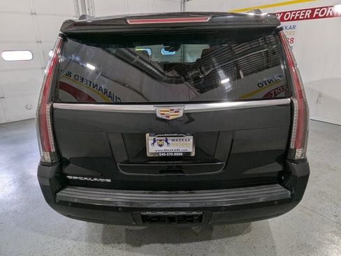 Used 2016 Cadillac Escalade Luxury image 6