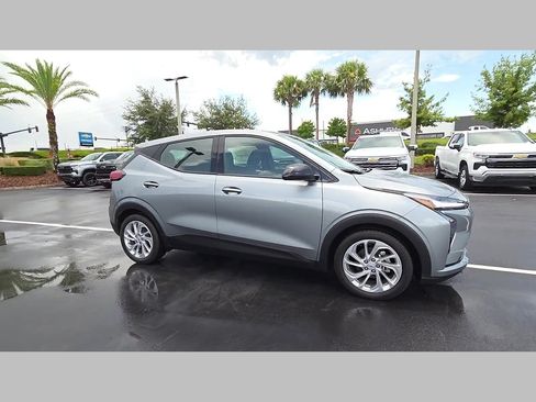 New 2027 Chevrolet Bolt LT w/ Comfort Package FWD image 16