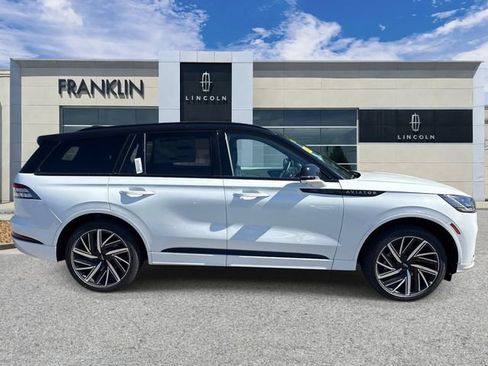 New 2026 Lincoln Aviator Black Label w/ Black Label Special Edition AWD/4WD image 8