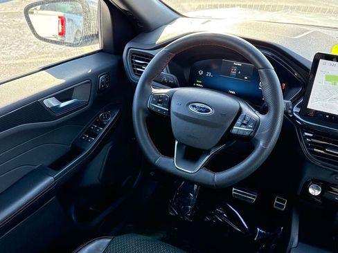 Certified 2023 Ford Escape ST-Line Select w/ Tech Pack #2 image 14