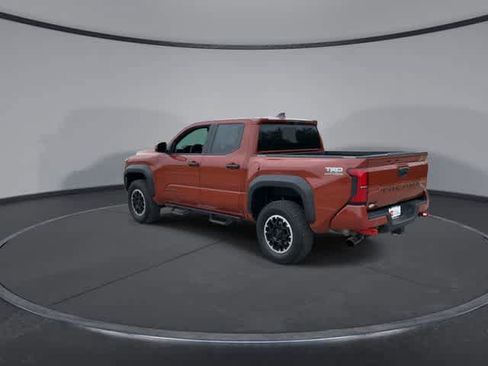 Certified 2025 Toyota Tacoma TRD Off-Road AWD/4WD image 6