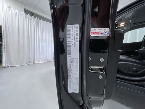 Used 2021 Jeep Cherokee Limited image 15