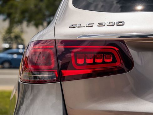 Used 2022 Mercedes-Benz GLC 300 image 11