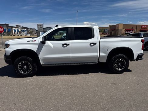 Used 2024 Chevrolet Silverado 1500 ZR2 image 2