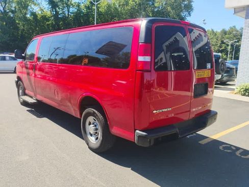 Used 2022 Chevrolet Express 3500 LS RWD image 4