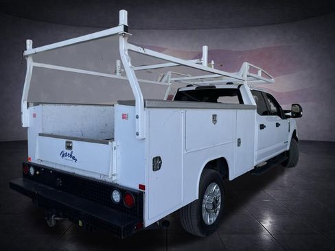 Used 2021 Ford F350 XLT image 3
