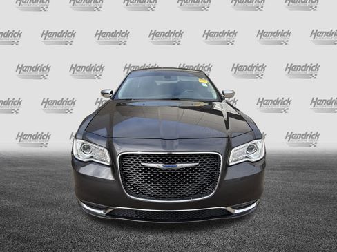 Used 2018 Chrysler 300 Limited w/ Harman/Kardon Audio Group image 3