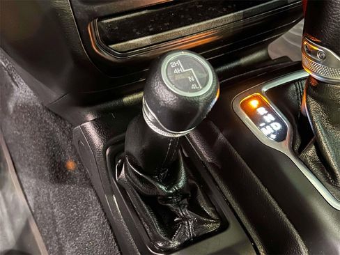 Used 2022 Jeep Wrangler Unlimited Sport image 30