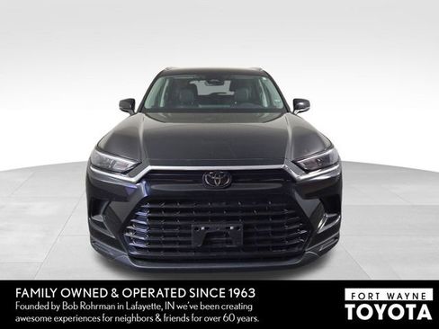 Used 2025 Toyota Grand Highlander AWD image 3