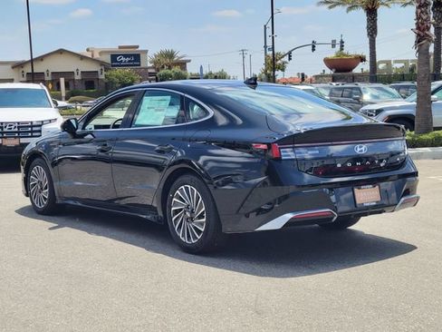 New 2026 Hyundai Sonata Limited FWD image 3