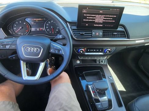 Used 2023 Audi Q5 2.0T Premium w/ Convenience Package AWD/4WD image 4