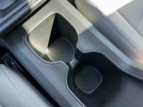 Used 2026 Toyota Corolla Cross LE image 34