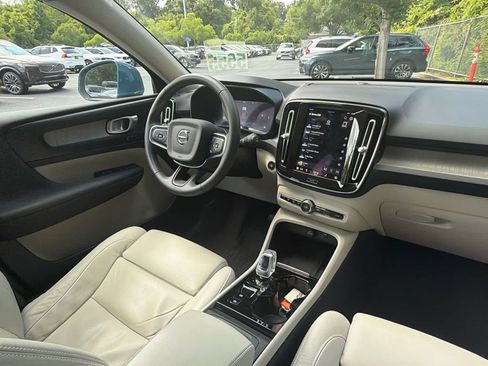 Certified 2023 Volvo XC40 B5 Plus w/ Climate Package AWD/4WD image 20