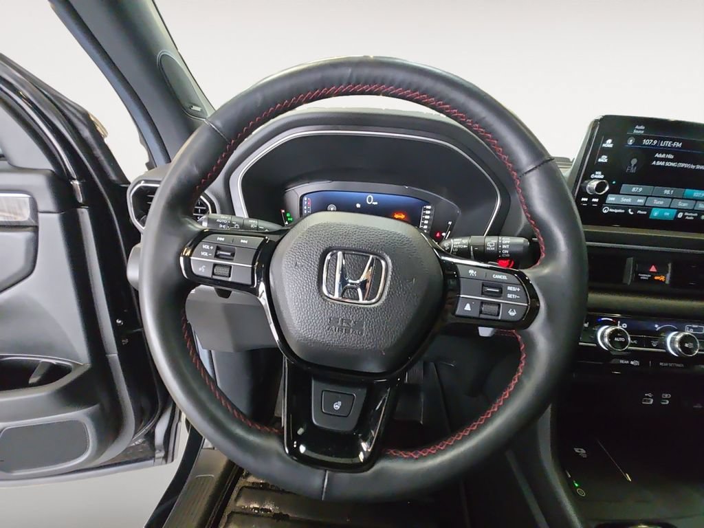 Used 2025 Honda Pilot Black Edition image 13