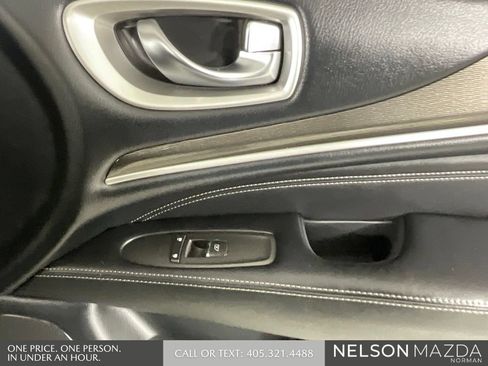 Used 2020 INFINITI QX60 Luxe w/ Essential Package FWD image 17