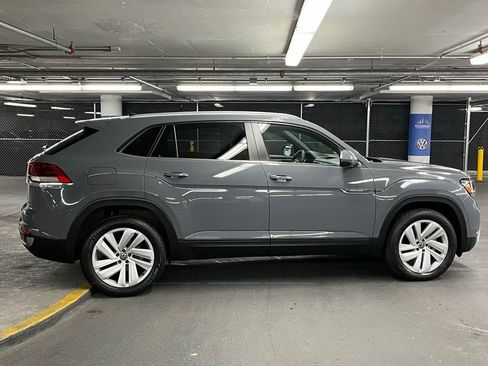 Certified 2022 Volkswagen Atlas Cross Sport SE image 39
