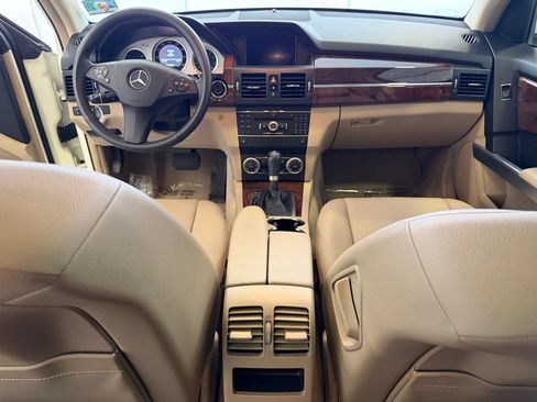 Used 2011 Mercedes-Benz GLK 350 4MATIC image 17