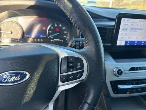 Used 2022 Ford Explorer XLT w/ Equipment Group 202A image 18