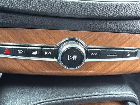 Certified 2024 Volvo XC90 T8 Plus w/ Protection Package Premier image 20