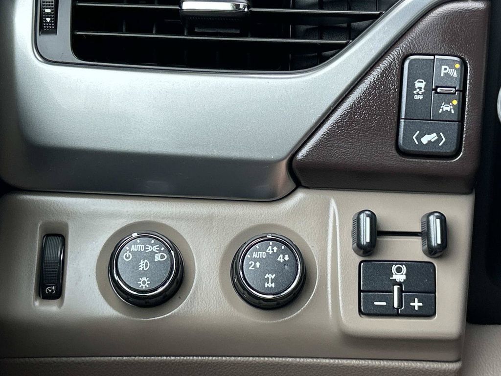 Used 2016 Chevrolet Tahoe LTZ AWD/4WD image 28