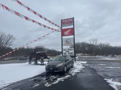 Used 2012 Ford Focus SE image 2